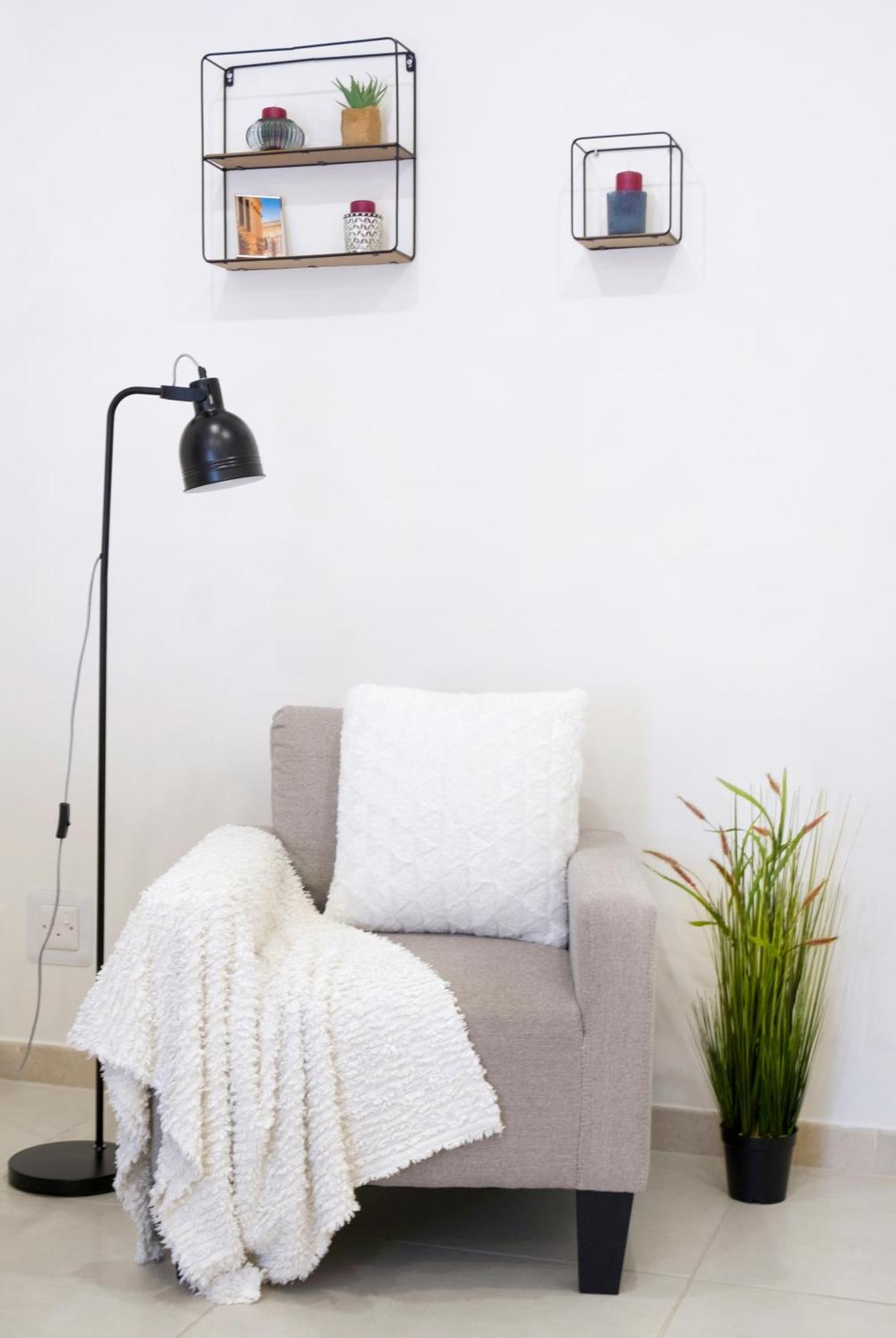 Central Rooms - Near Valletta & Sliema - Best Bus Lines Hamrun Bagian luar foto