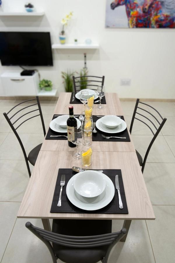 Central Rooms - Near Valletta & Sliema - Best Bus Lines Hamrun Bagian luar foto