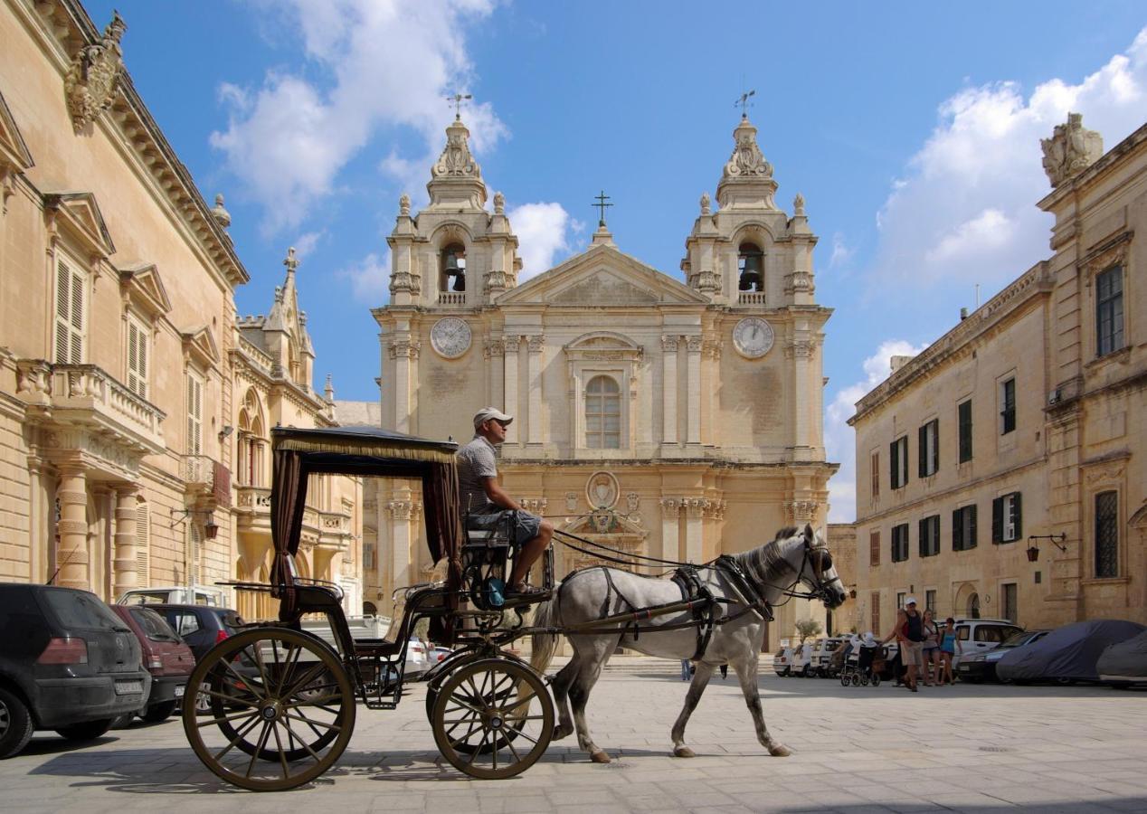 Central Rooms - Near Valletta & Sliema - Best Bus Lines Hamrun Bagian luar foto